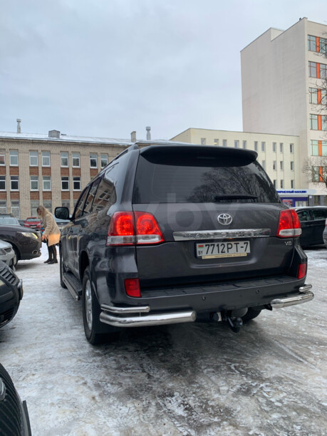 Toyota Land Cruiser J200, 7 мест, 2008 г.