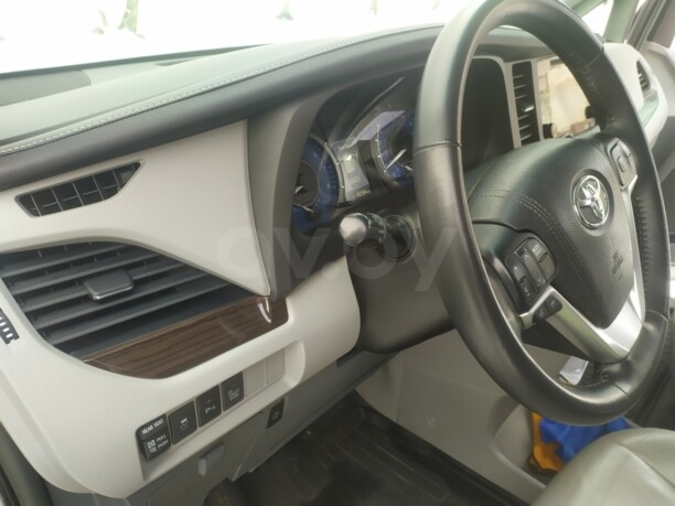 Toyota Sienna III (XL30), 7 мест, 2016 г.