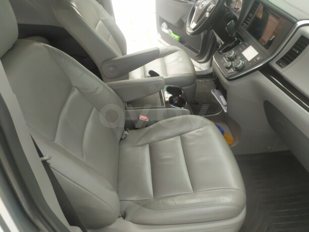 Toyota Sienna III (XL30), 7 мест, 2016 г.