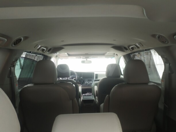 Toyota Sienna III (XL30), 7 мест, 2016 г.