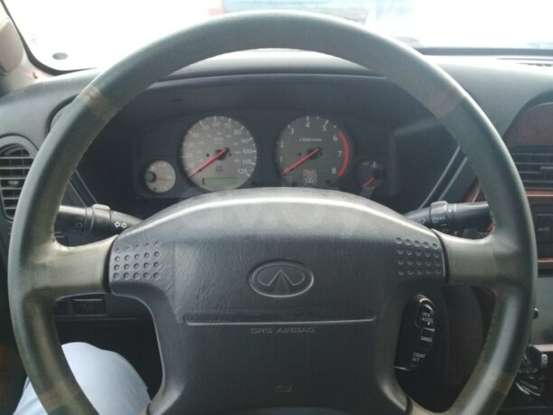 Infiniti QX4, 1999 г.