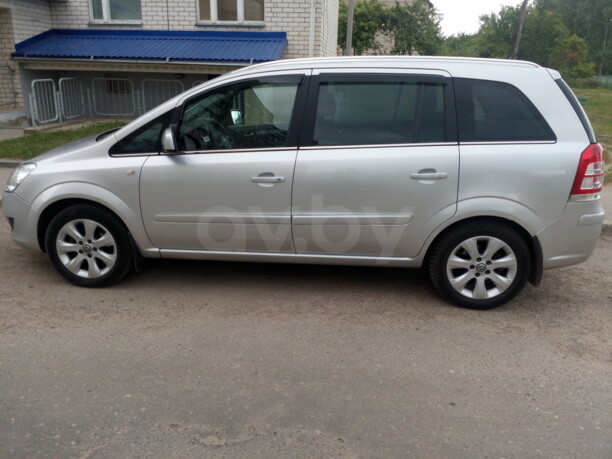Opel Zafira B · Рестайлинг, 7 мест, 2010 г.