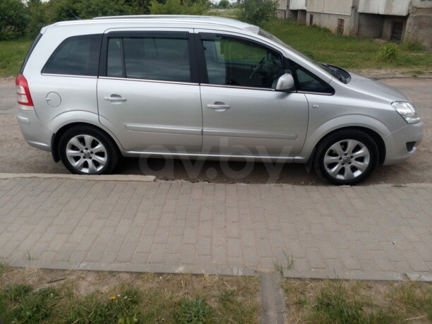 Opel Zafira B · Рестайлинг, 7 мест, 2010 г.