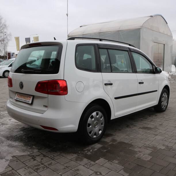 Volkswagen Touran II, 5 мест, 2014 г.