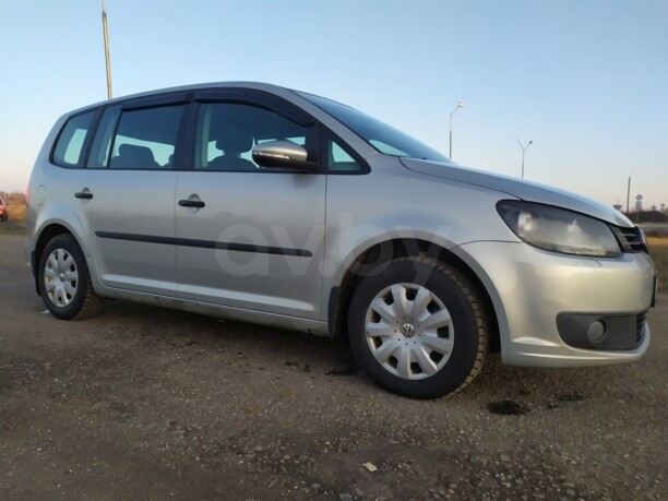 Volkswagen Touran II, 5 мест, 2011 г.