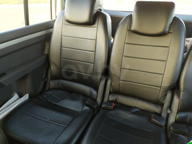 Volkswagen Touran II, 5 мест, 2011 г.