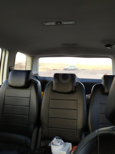 Volkswagen Touran II, 5 мест, 2011 г.