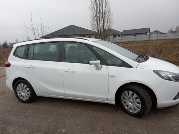 Opel Zafira C, 5 мест, 2015 г.