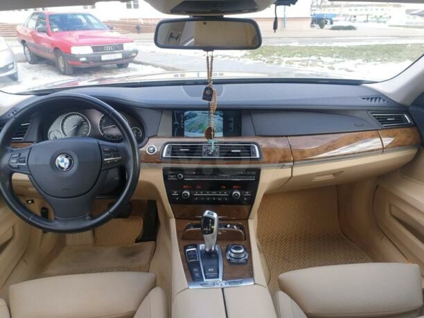 BMW 7 серия F02 (Long), 2011 г.