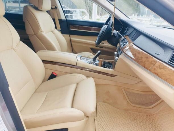 BMW 7 серия F02 (Long), 2011 г.