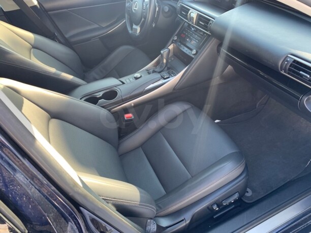 Lexus IS III · Рестайлинг, 2017 г.