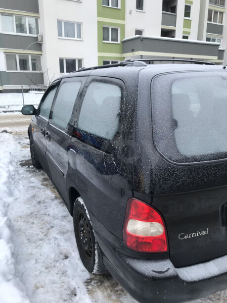 Kia Carnival I, 7 мест, 1999 г.