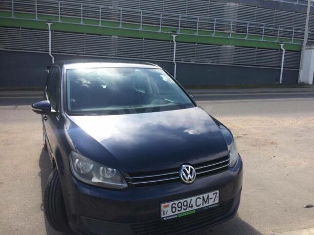Volkswagen Touran II, 5 мест, 2011 г.