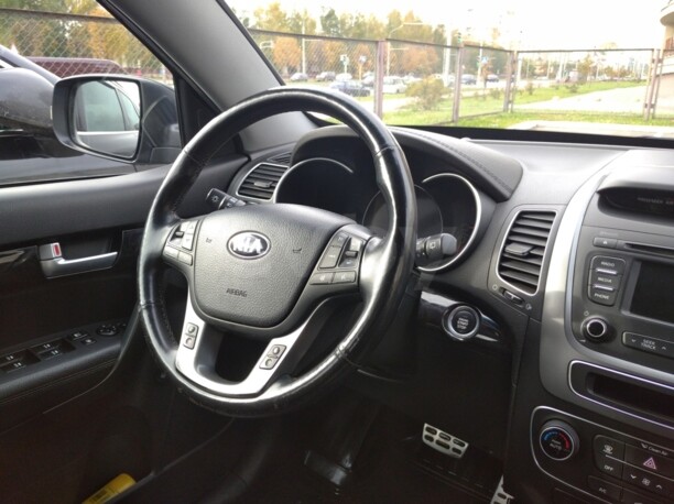 Kia Sorento II · Рестайлинг, 5 мест, 2015 г.