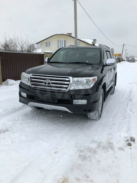 Toyota Land Cruiser J200, 7 мест, 2011 г.