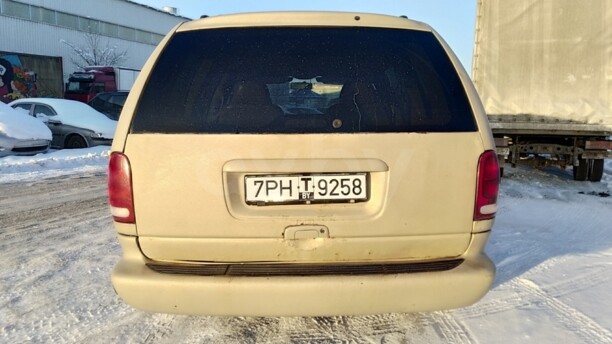 Chrysler Town and Country III, 7 мест, 1999 г.