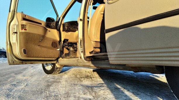 Chrysler Town and Country III, 7 мест, 1999 г.