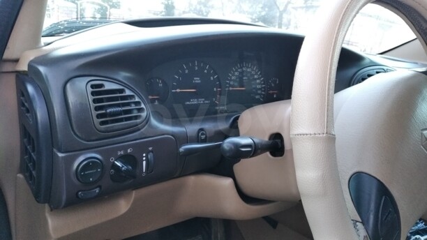 Chrysler Town and Country III, 7 мест, 1999 г.