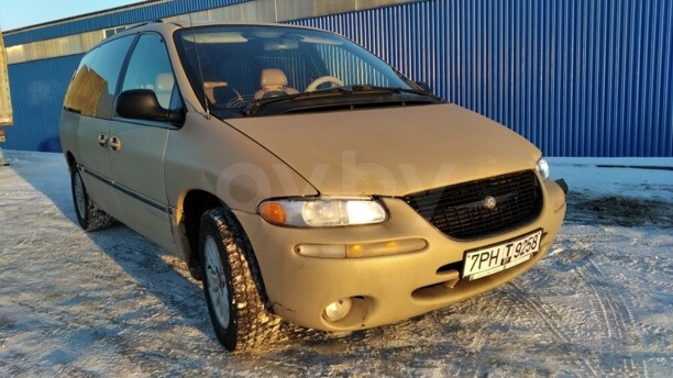 Chrysler Town and Country III, 7 мест, 1999 г.