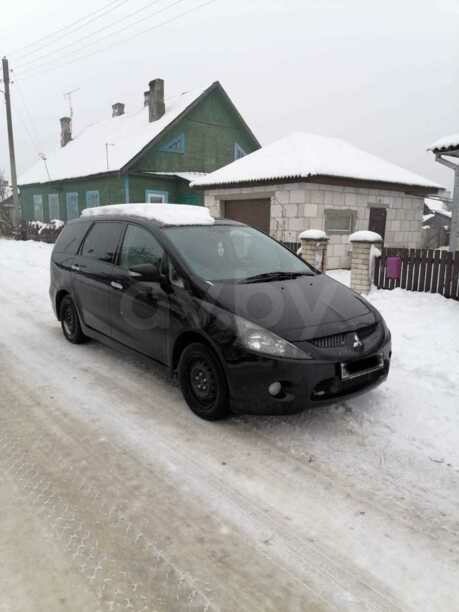 Mitsubishi Grandis, 7 мест, 2005 г.