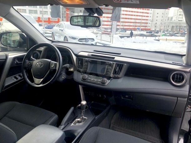 Toyota RAV4 IV (XA40), 5 мест, 2014 г.