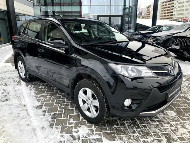 Toyota RAV4 IV (XA40), 5 мест, 2014 г.