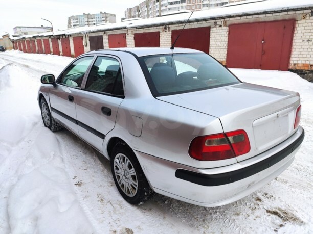Mitsubishi Carisma I · Рестайлинг, 2001 г.