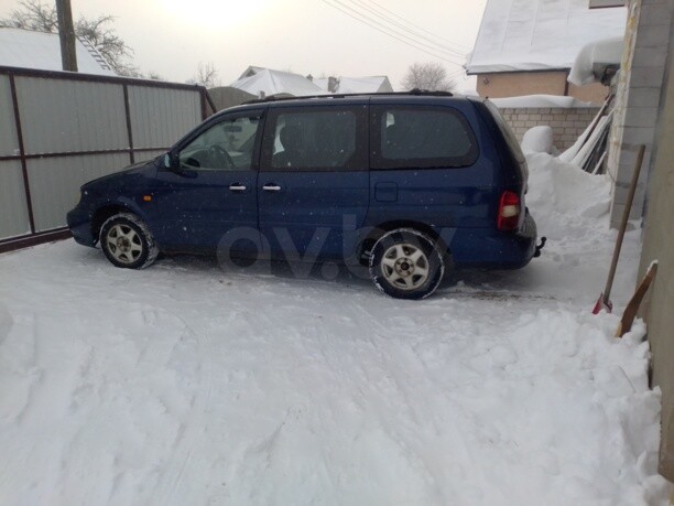 Kia Carnival I, 7 мест, 2001 г.