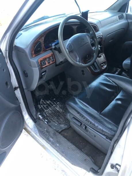 Kia Carnival I, 7 мест, 2000 г.