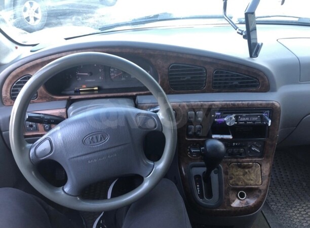 Kia Carnival I, 7 мест, 2000 г.
