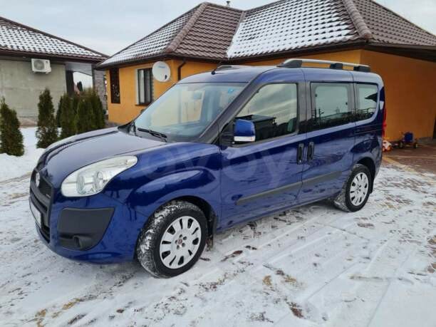 Fiat Doblo II, 5 мест, 2010 г.