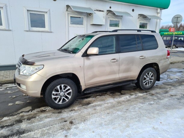Toyota Land Cruiser J200, 5 мест, 2008 г.