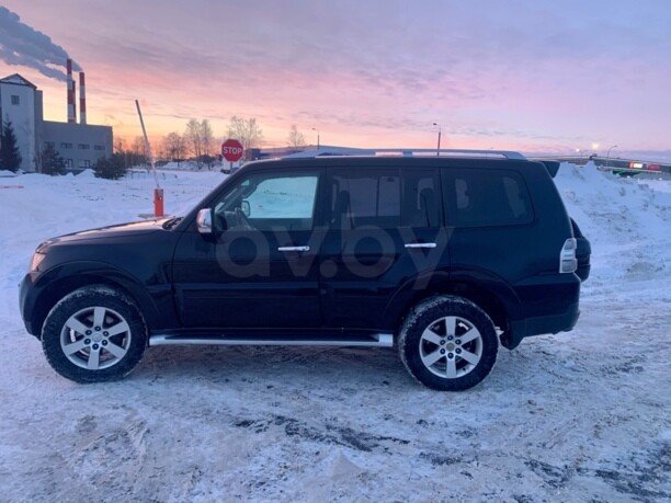 Mitsubishi Pajero IV, 7 мест, 2007 г.