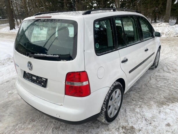 Volkswagen Touran I, 5 мест, 2004 г.