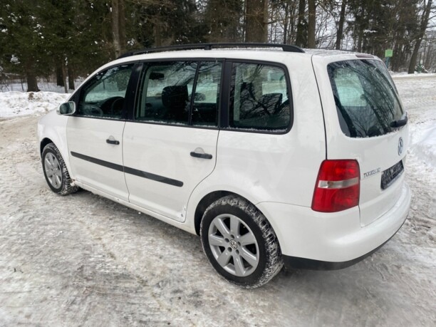 Volkswagen Touran I, 5 мест, 2004 г.