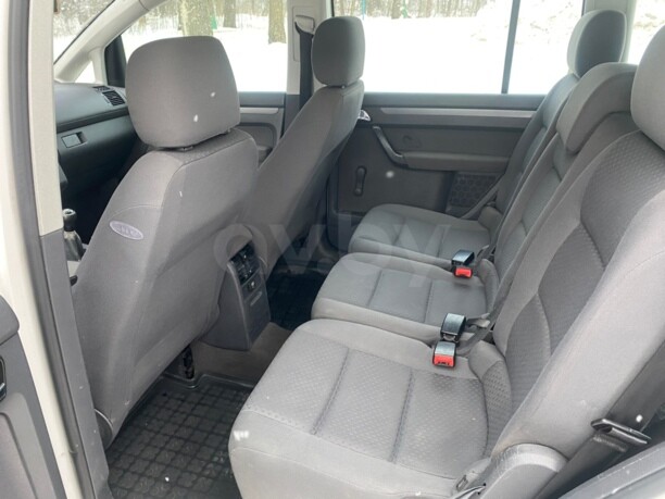 Volkswagen Touran I, 5 мест, 2004 г.