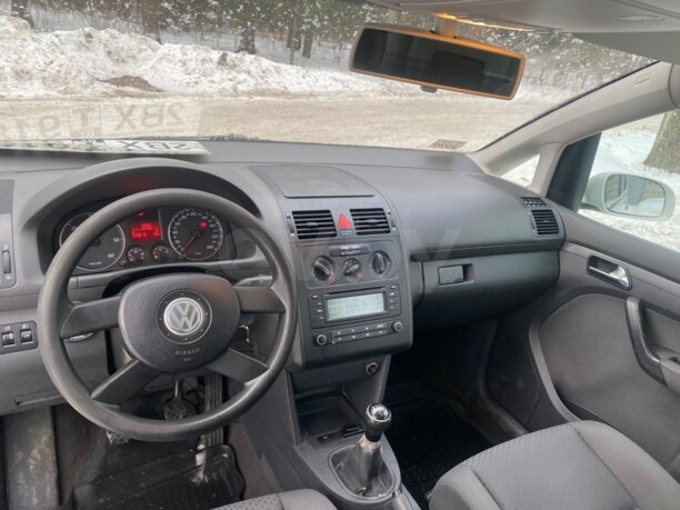 Volkswagen Touran I, 5 мест, 2004 г.