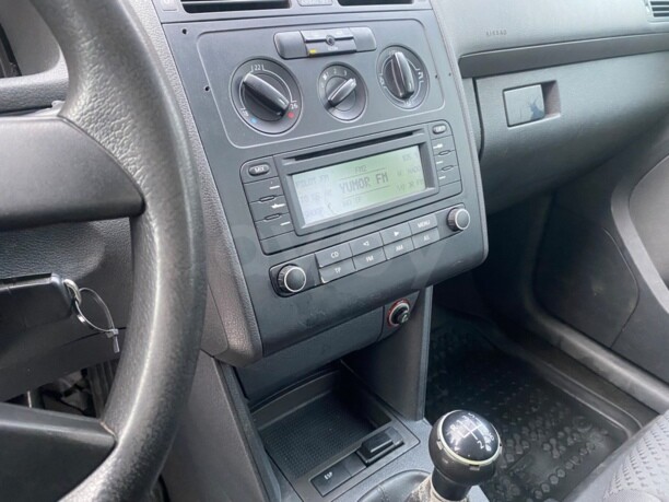 Volkswagen Touran I, 5 мест, 2004 г.