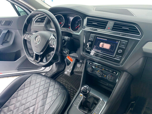 Volkswagen Tiguan II, 2019 г.