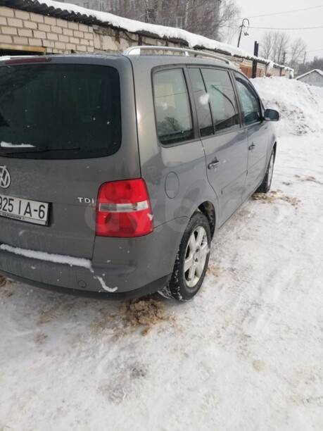 Volkswagen Touran I, 7 мест, 2004 г.