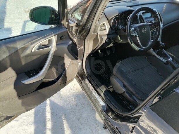 Opel Astra J, 2010 г.