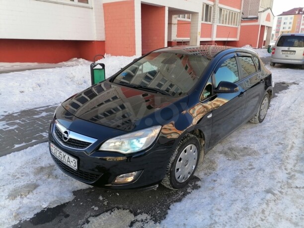 Opel Astra J, 2010 г.