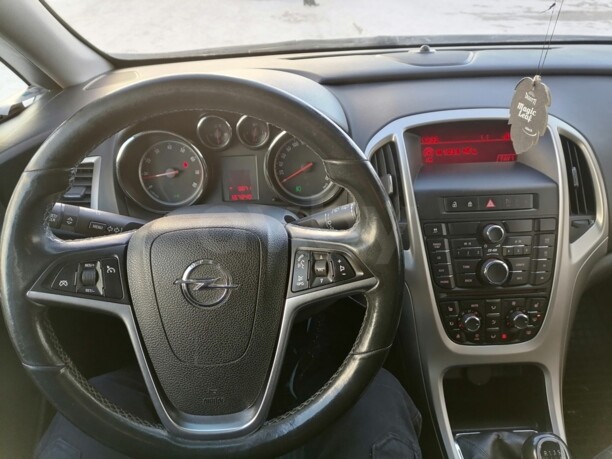 Opel Astra J, 2010 г.