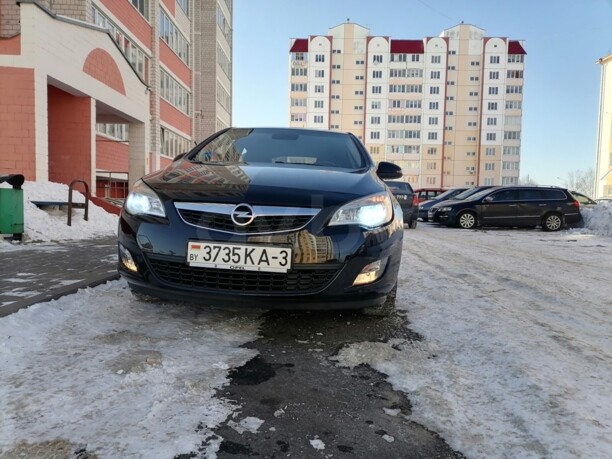 Opel Astra J, 2010 г.