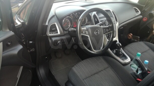 Opel Astra J, 2010 г.