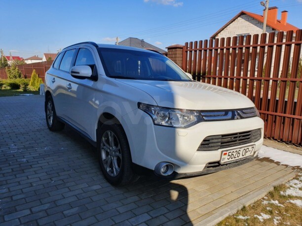 Mitsubishi Outlander III, 5 мест, 2012 г.