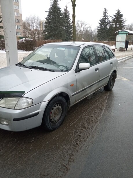 Mazda 323F, 1999 г.