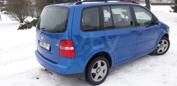 Volkswagen Touran I, 5 мест, 2003 г.