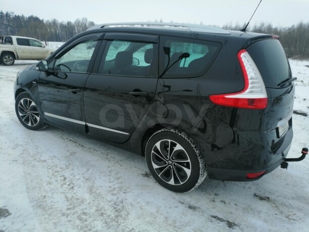 Renault Grand Scenic III · 2-й рестайлинг, 5 мест, 2015 г.