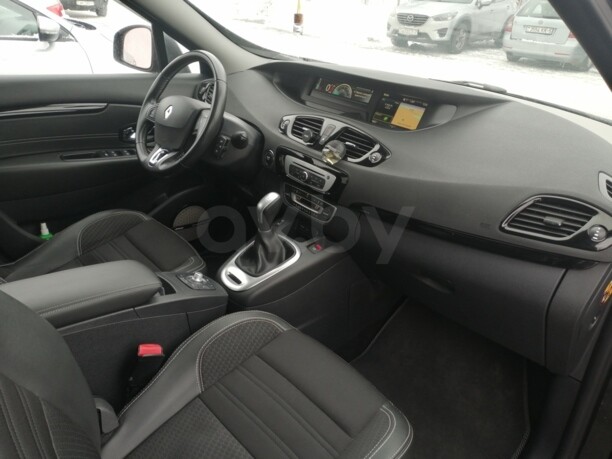 Renault Grand Scenic III · 2-й рестайлинг, 5 мест, 2015 г.
